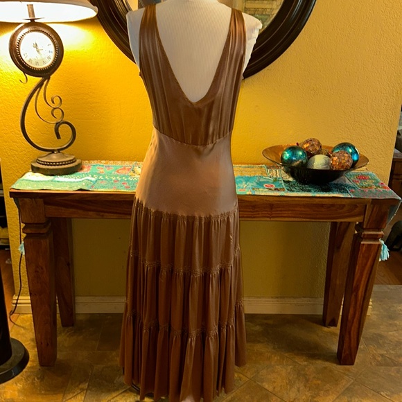 Elegant Copper Maxi Dress - Picture 6 of 7